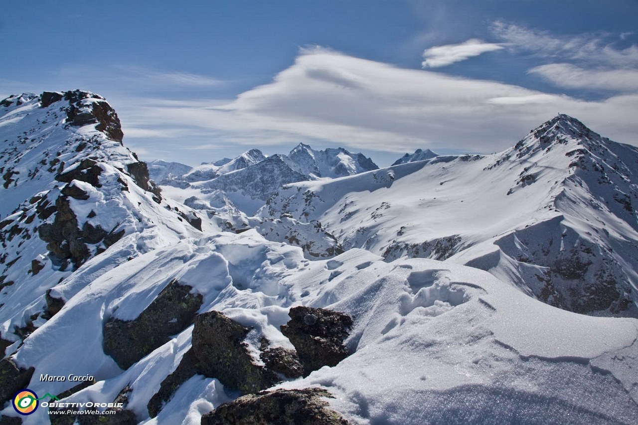 36_Bernina in un quadro di cime.JPG